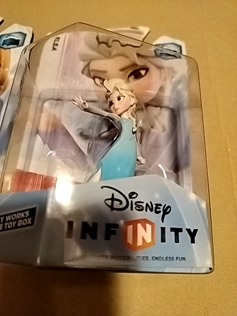 Lille lot: 2 Disney Infinity-figurer. Frost. BNIB
